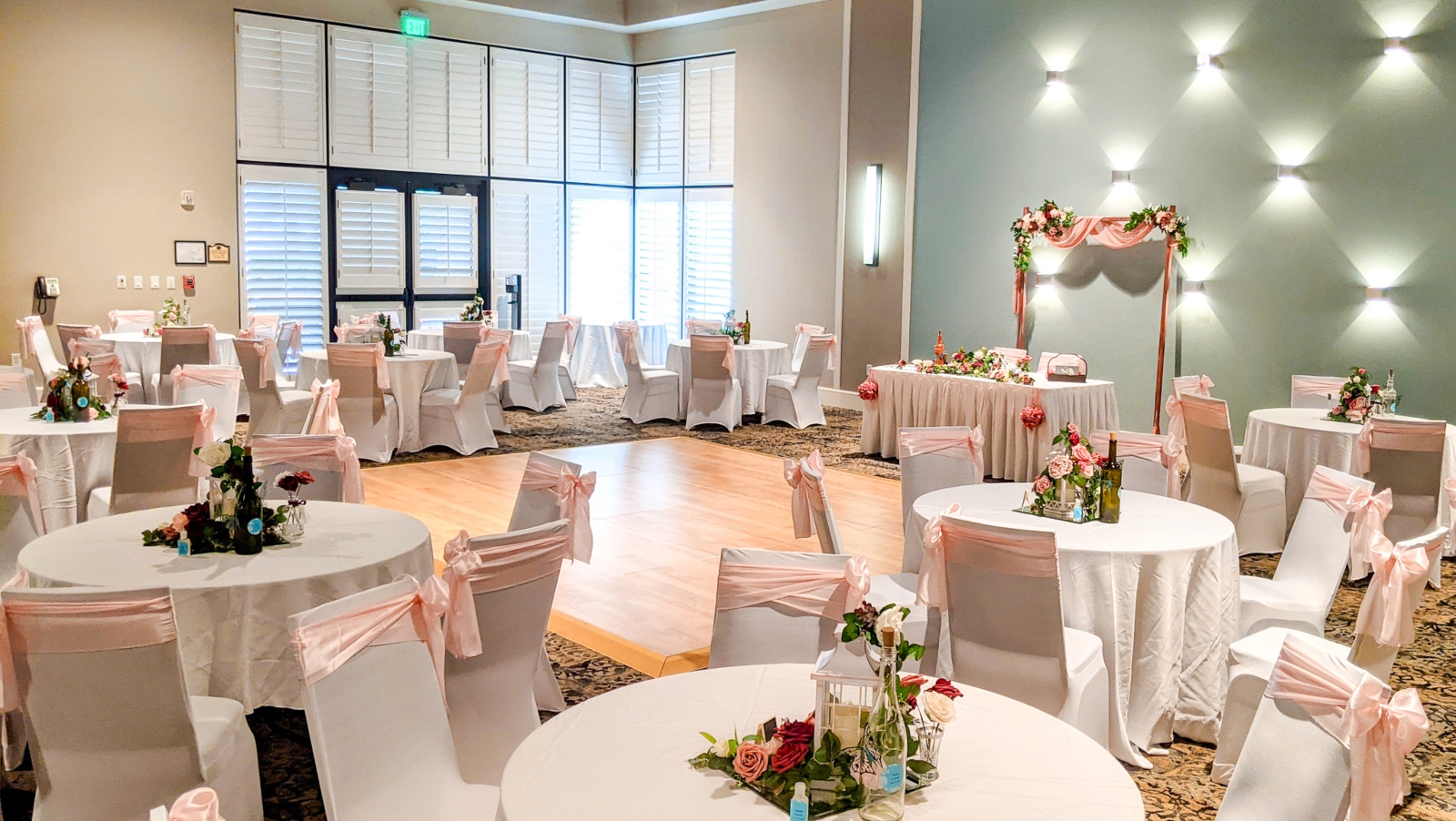 Rosen Inn Lake Buena Vista Ballroom Pink Wedding Setup
